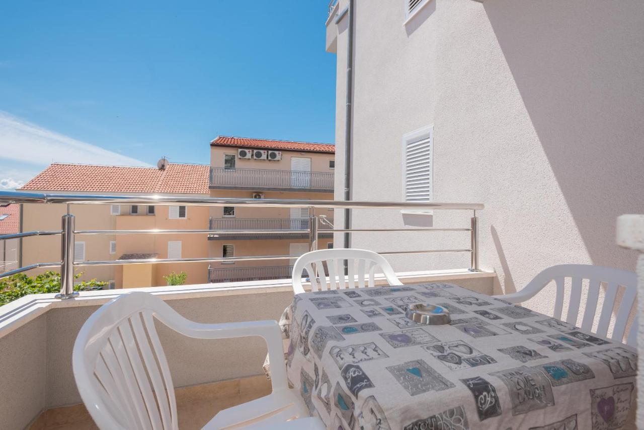 Apartmani Vujcic มาคาร์สกา ภายนอก รูปภาพ