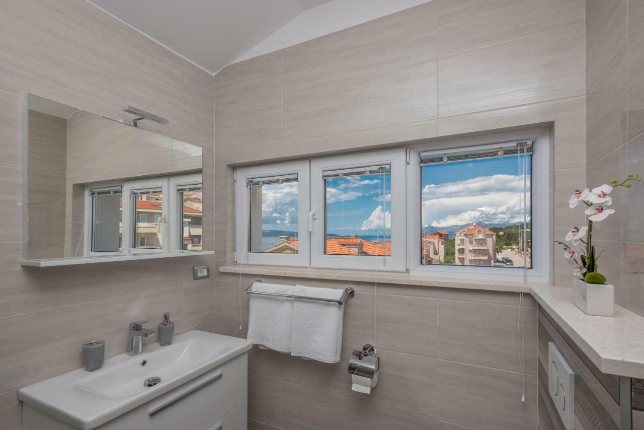 Apartmani Vujcic มาคาร์สกา ภายนอก รูปภาพ