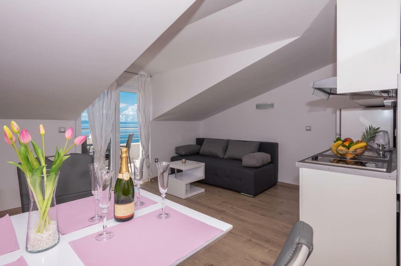 Apartmani Vujcic มาคาร์สกา ภายนอก รูปภาพ