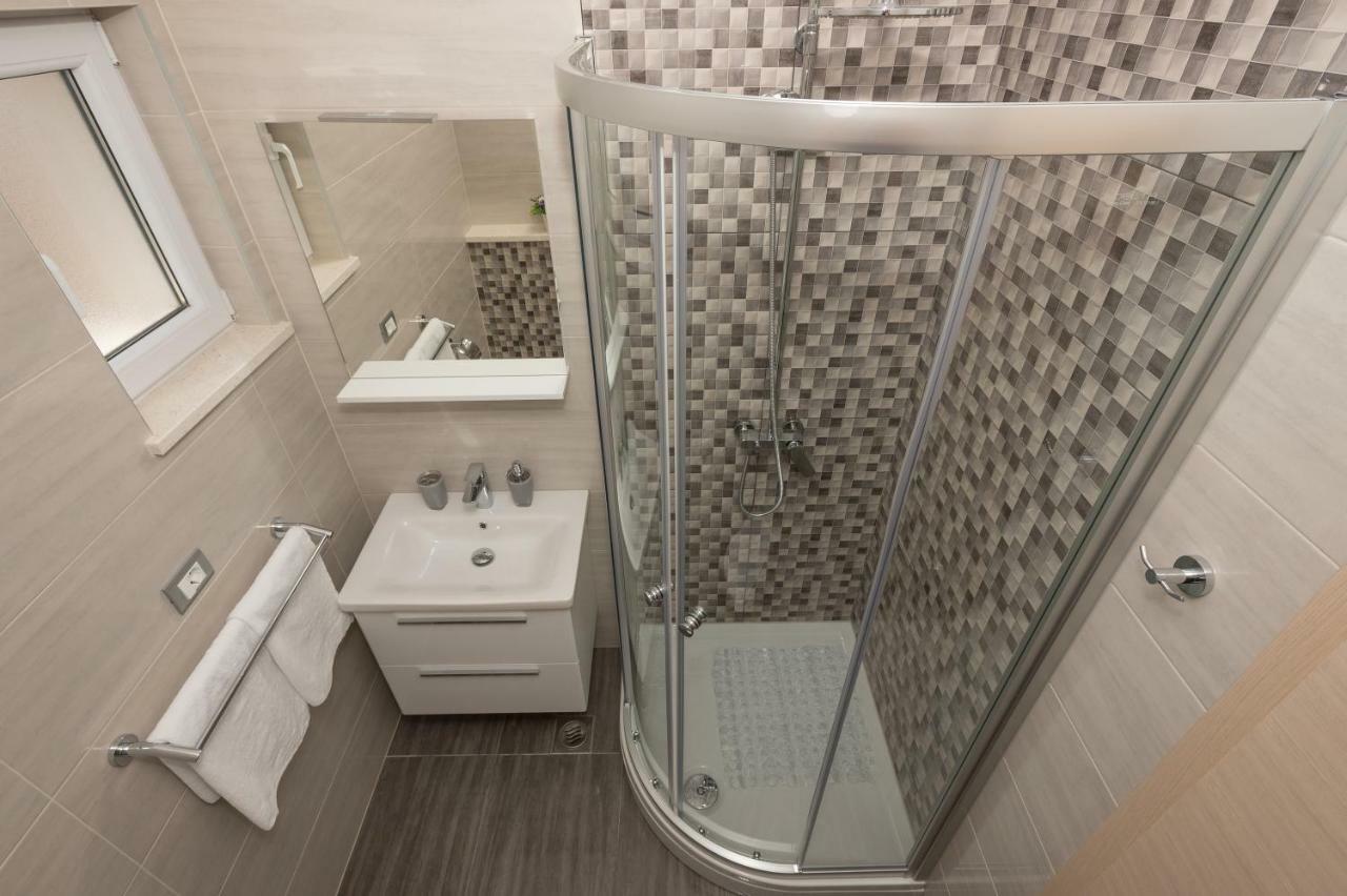 Apartmani Vujcic มาคาร์สกา ภายนอก รูปภาพ