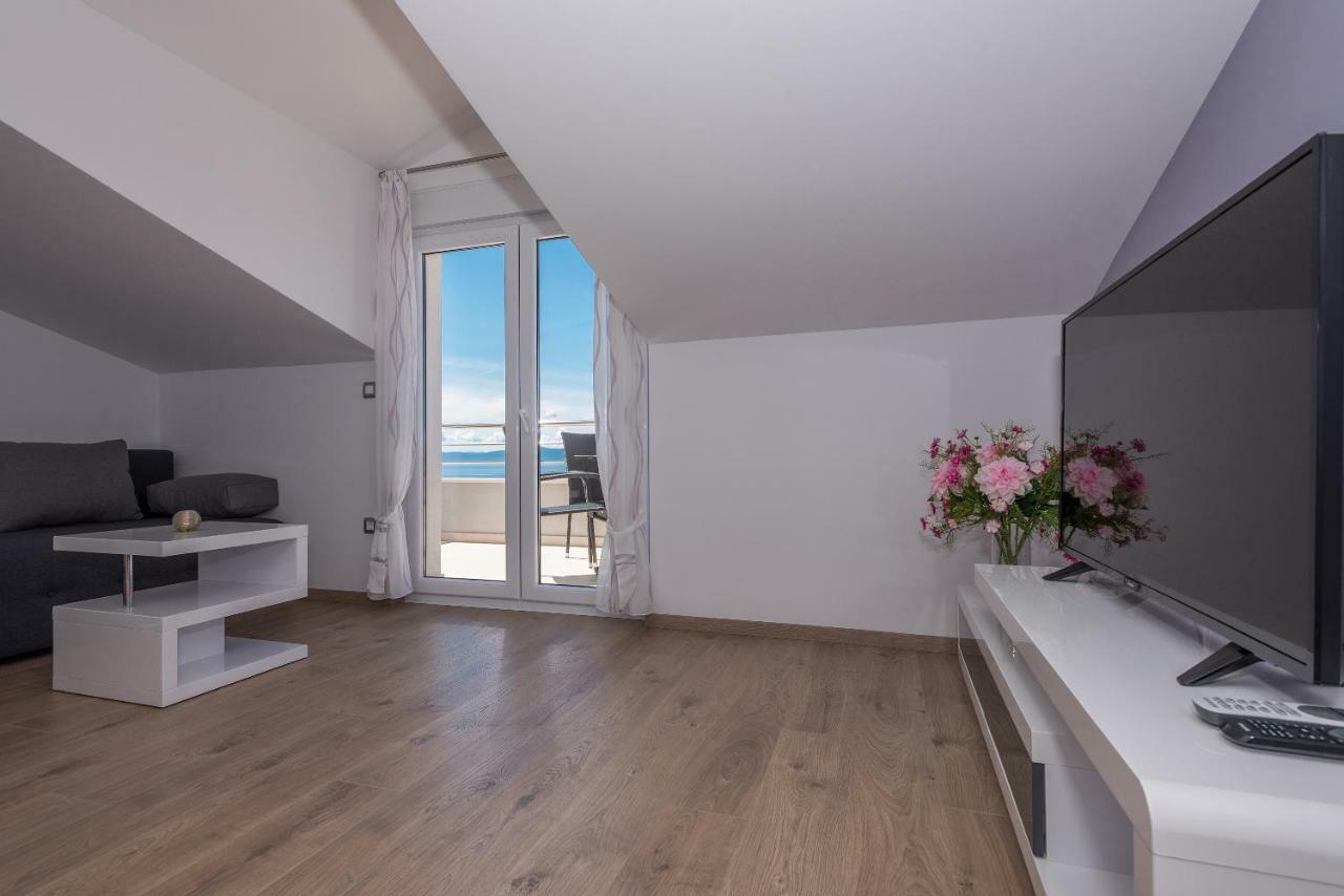 Apartmani Vujcic มาคาร์สกา ภายนอก รูปภาพ