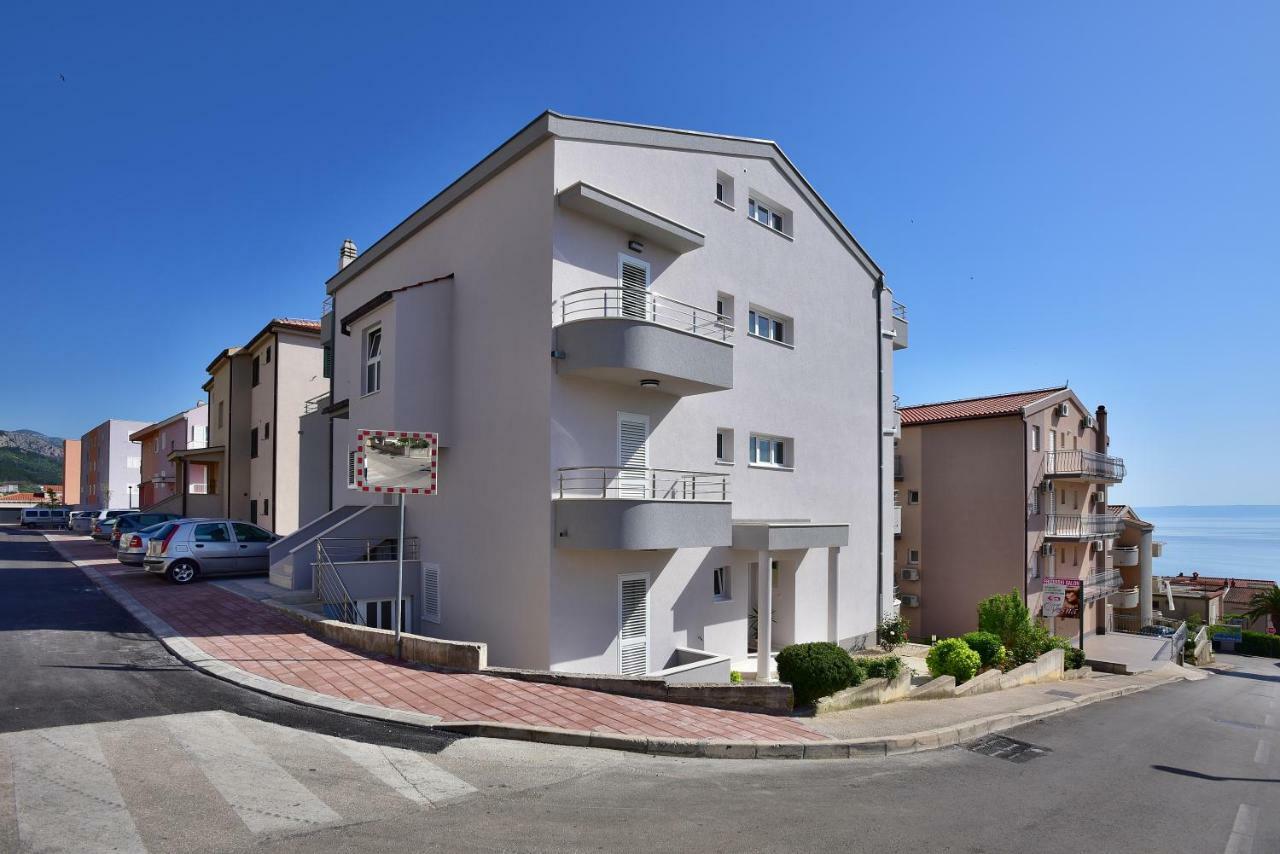 Apartmani Vujcic มาคาร์สกา ภายนอก รูปภาพ