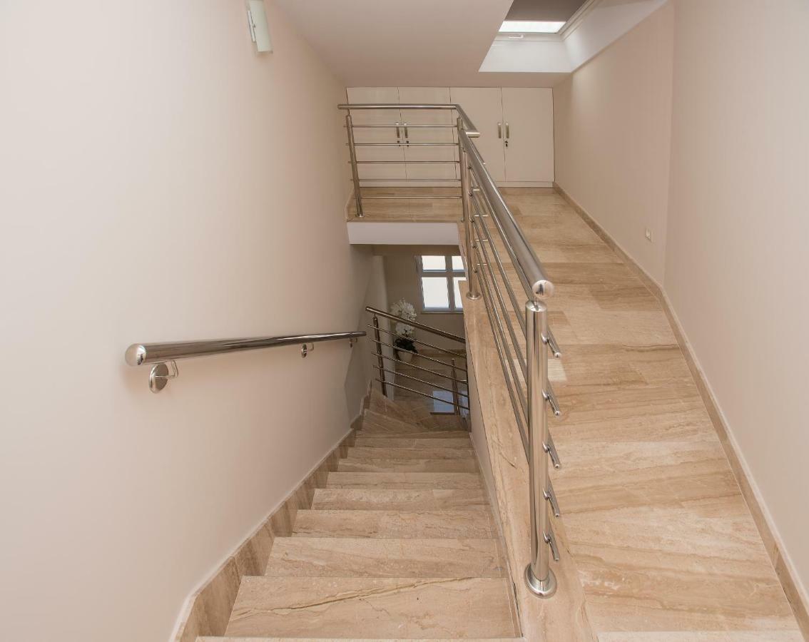 Apartmani Vujcic มาคาร์สกา ภายนอก รูปภาพ